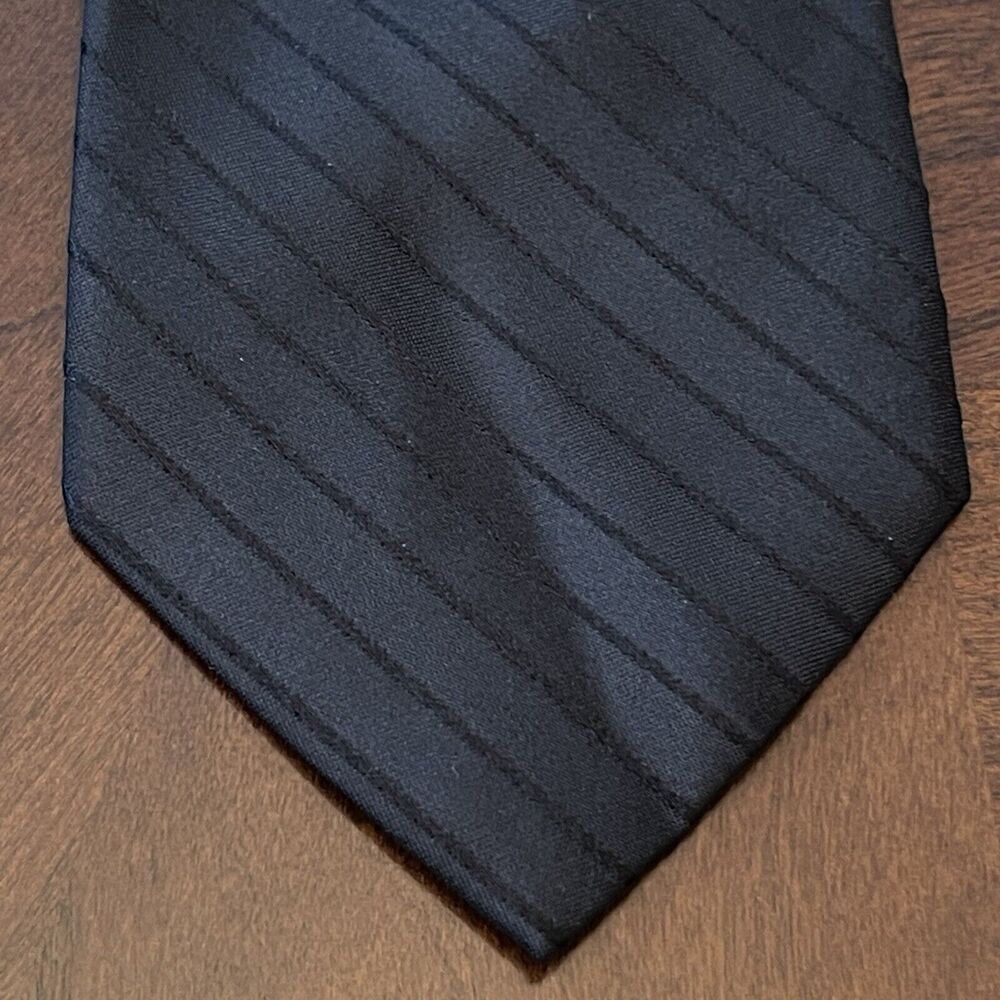 Van Heusen Black 100% Silk Men’s Neck Tie Made In China